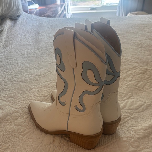 White and Blue Western Ankle Boots - Picture 4 of 8
